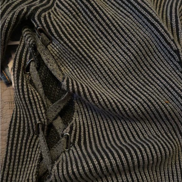 Very J brand sweater - Picture 2 of 7